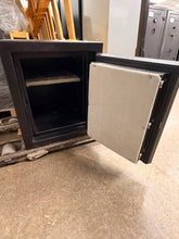 Pre Owned AMSEC Safe